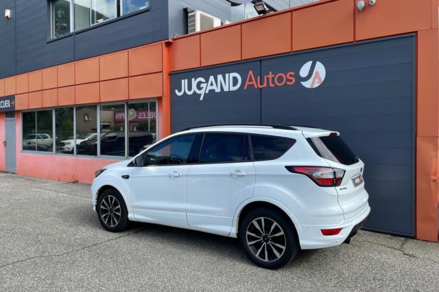 Ford Kuga image 1