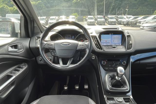 Ford Kuga image 8