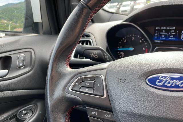 Ford Kuga image 7