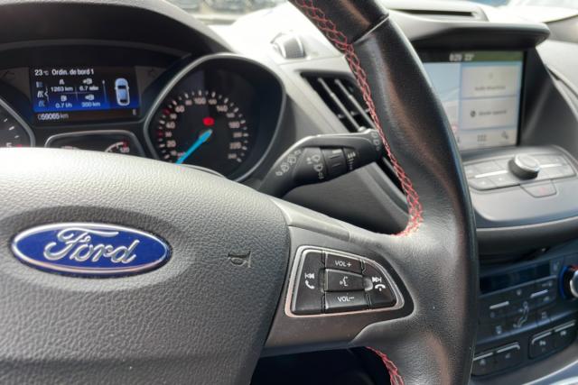 Ford Kuga image 6