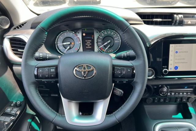 Toyota Hilux image 1