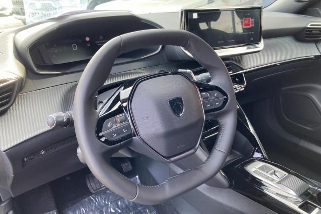 Peugeot 2008 image 3