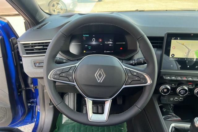Renault Clio image 1