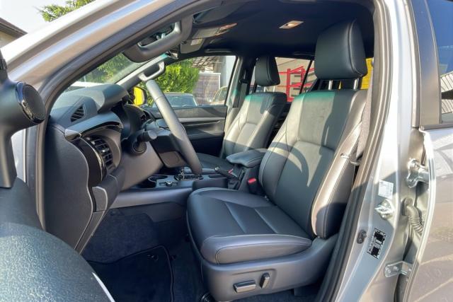 Toyota Hilux image 3