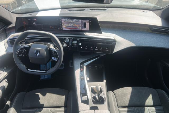 Peugeot 3008 image 2