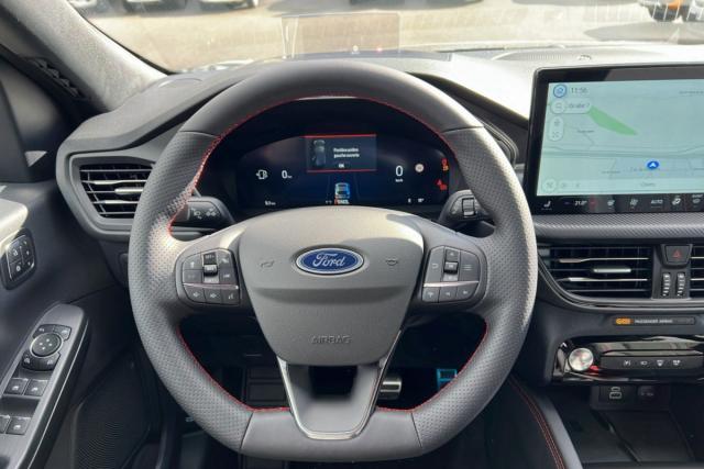 Ford Kuga image 1