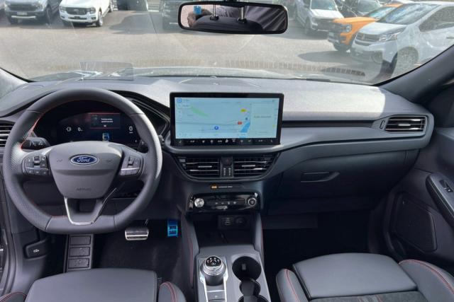Ford Kuga image 3