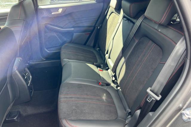 Ford Kuga image 7