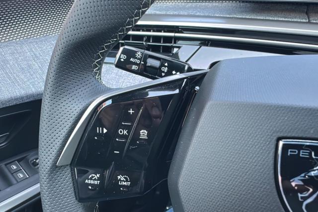 Peugeot 3008 image 2