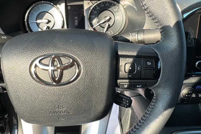 Toyota Hilux image 9
