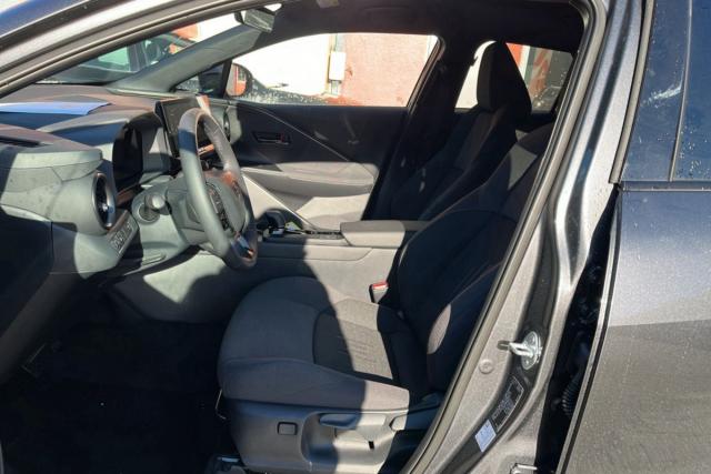 Toyota C-Hr image 2