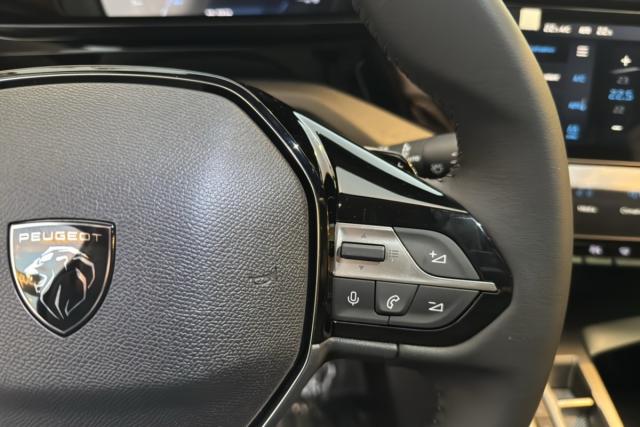 Peugeot 308 image 1