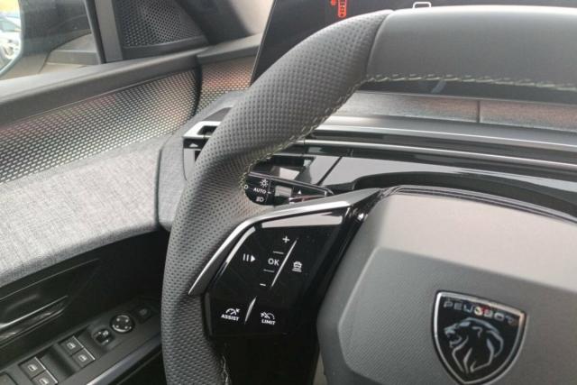 Peugeot 5008 image 8