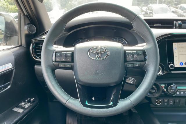 Toyota Hilux image 6