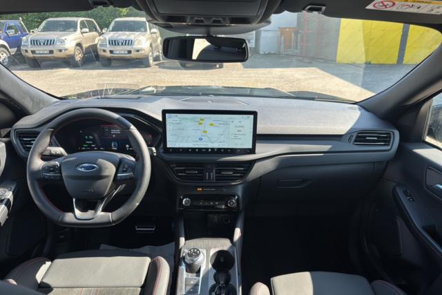 Ford Kuga image 7