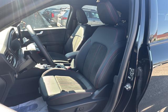 Ford Kuga image 6
