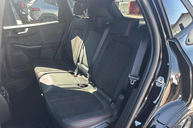 Ford Kuga image 3