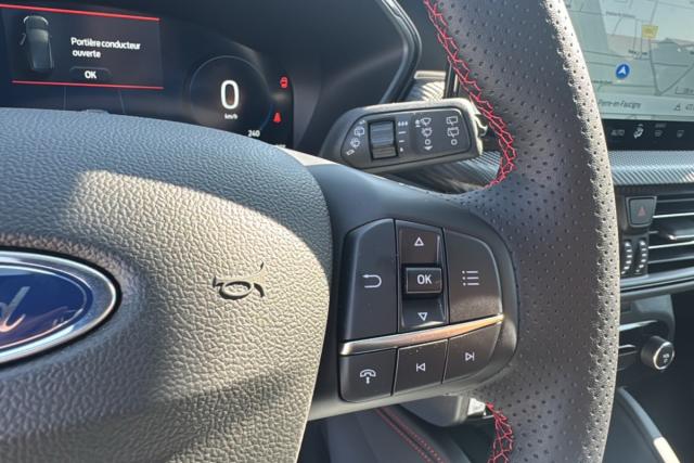 Ford Kuga image 5