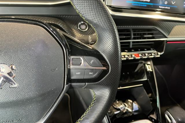Peugeot 208 image 8