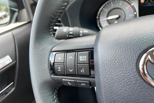 Toyota Hilux image 4