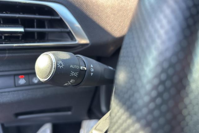 Peugeot 3008 image 8