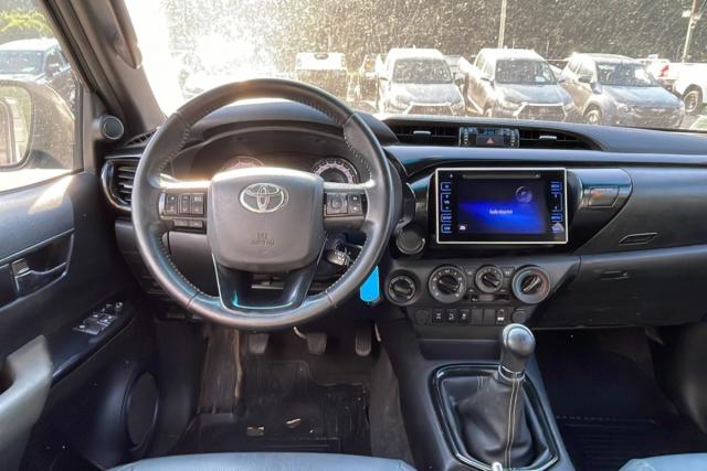 Toyota Hilux image 6