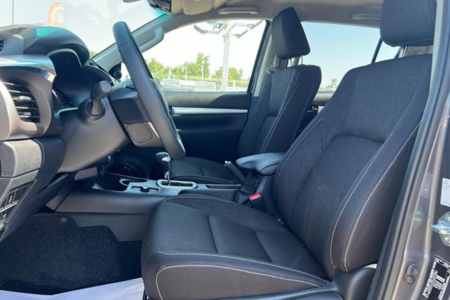 Toyota Hilux image 4