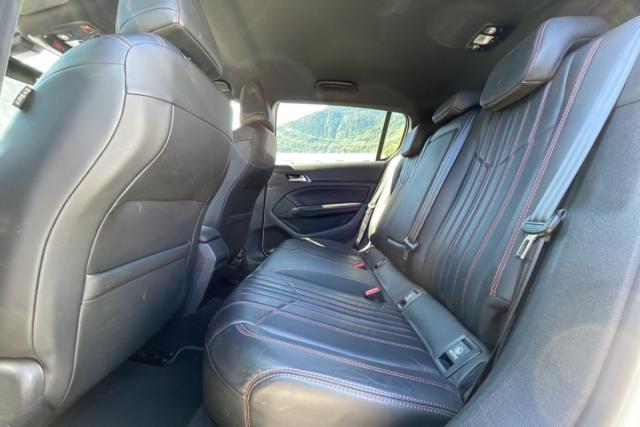 Peugeot 308 image 1
