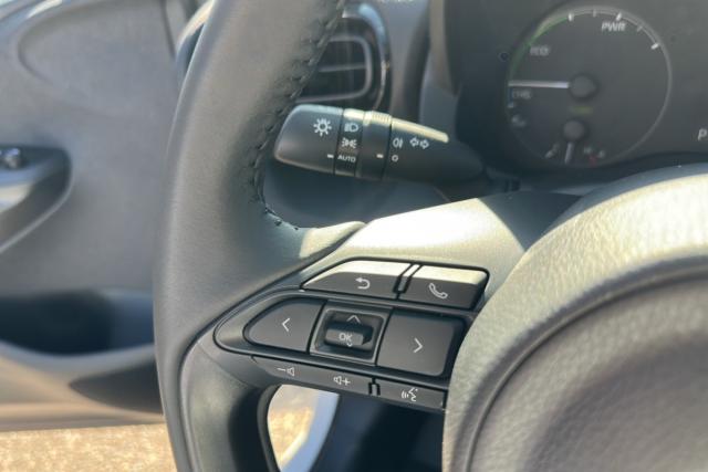 Toyota Yaris image 2
