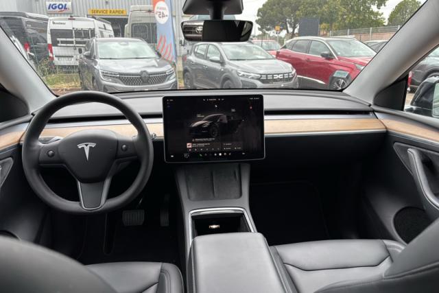 Tesla Model Y image 8