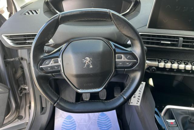 Peugeot 5008 image 3