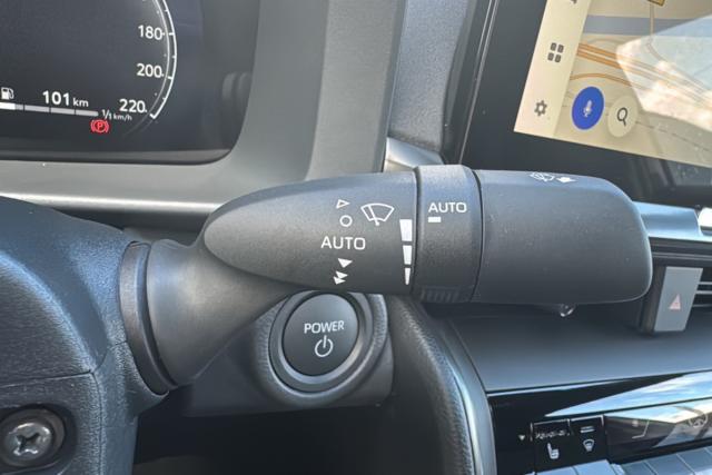 Toyota C-Hr image 7