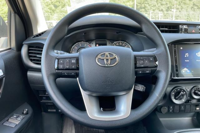 Toyota Hilux image 5