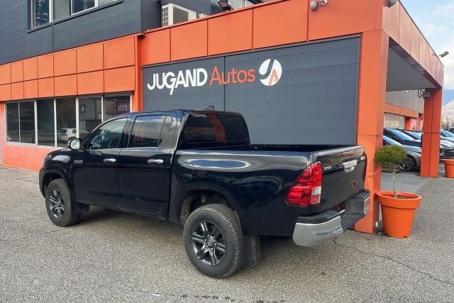 Toyota Hilux image 2