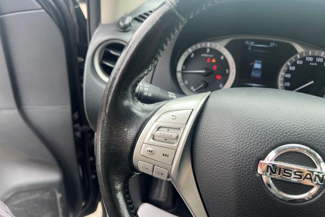 Nissan Navara image 9