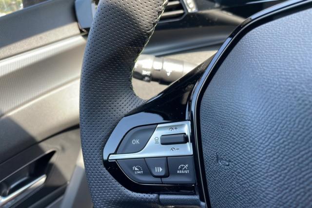 Peugeot 308 image 8
