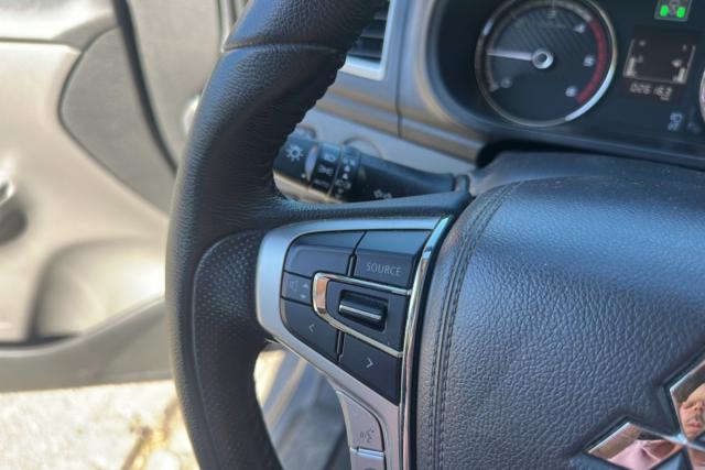 Mitsubishi L200 image 7