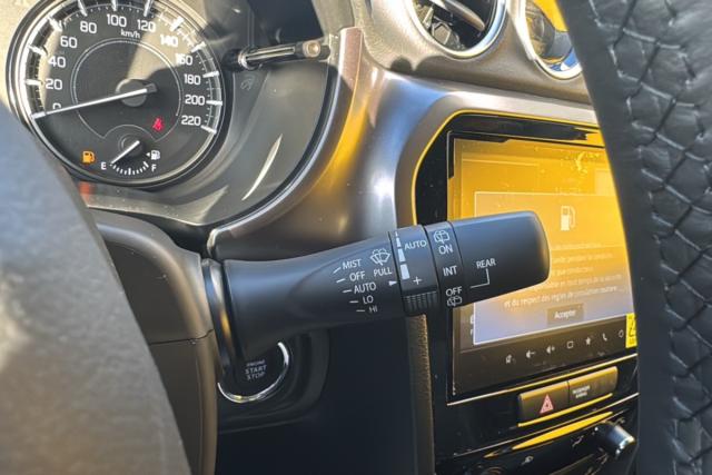 Suzuki Vitara image 2