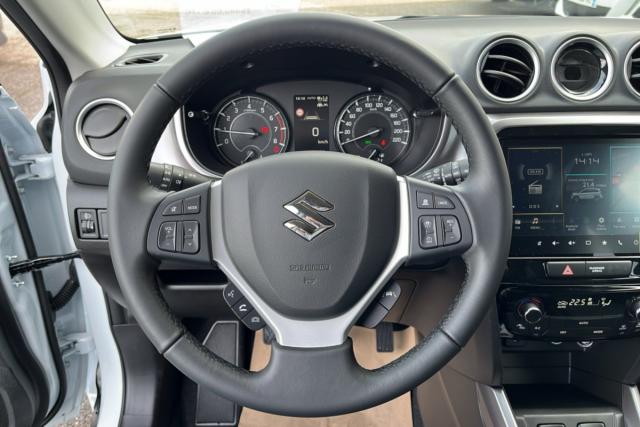 Suzuki Vitara image 4