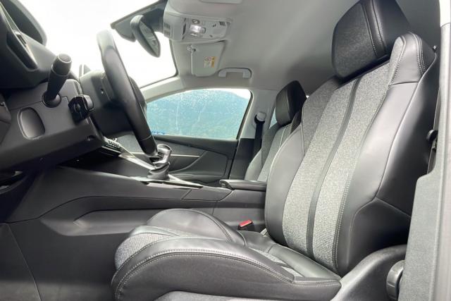 Peugeot 5008 image 2