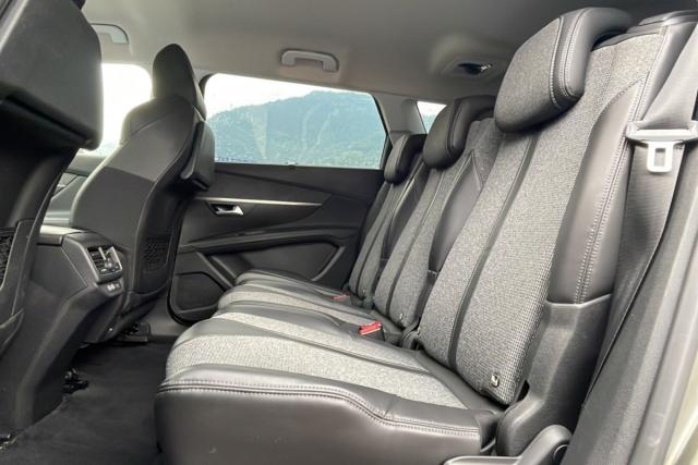 Peugeot 5008 image 1
