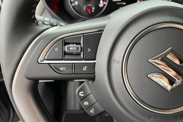 Suzuki Swift image 8