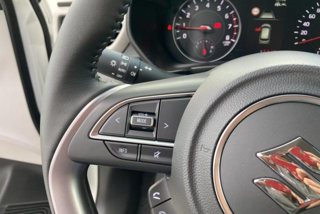 Suzuki Swift image 8