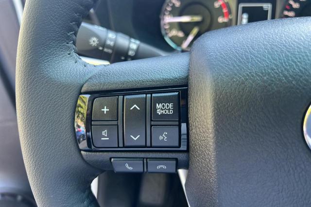 Toyota Hilux image 5