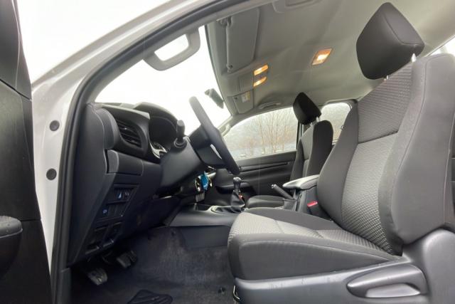 Toyota Hilux image 8
