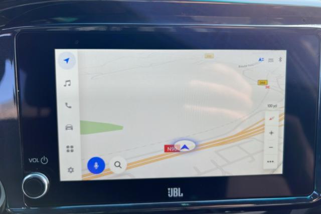 Toyota Hilux image 2