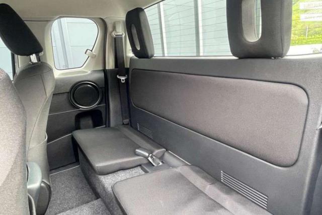 Toyota Hilux image 2