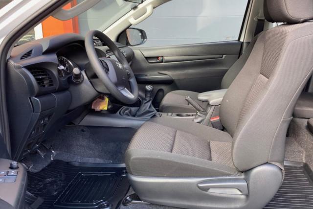 Toyota Hilux image 4