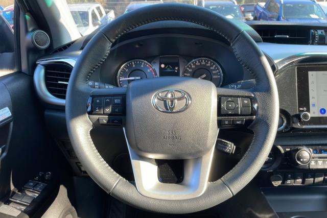 Toyota Hilux image 5