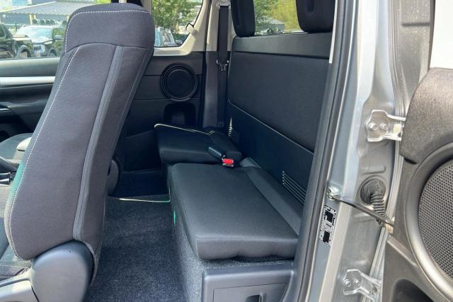 Toyota Hilux image 7